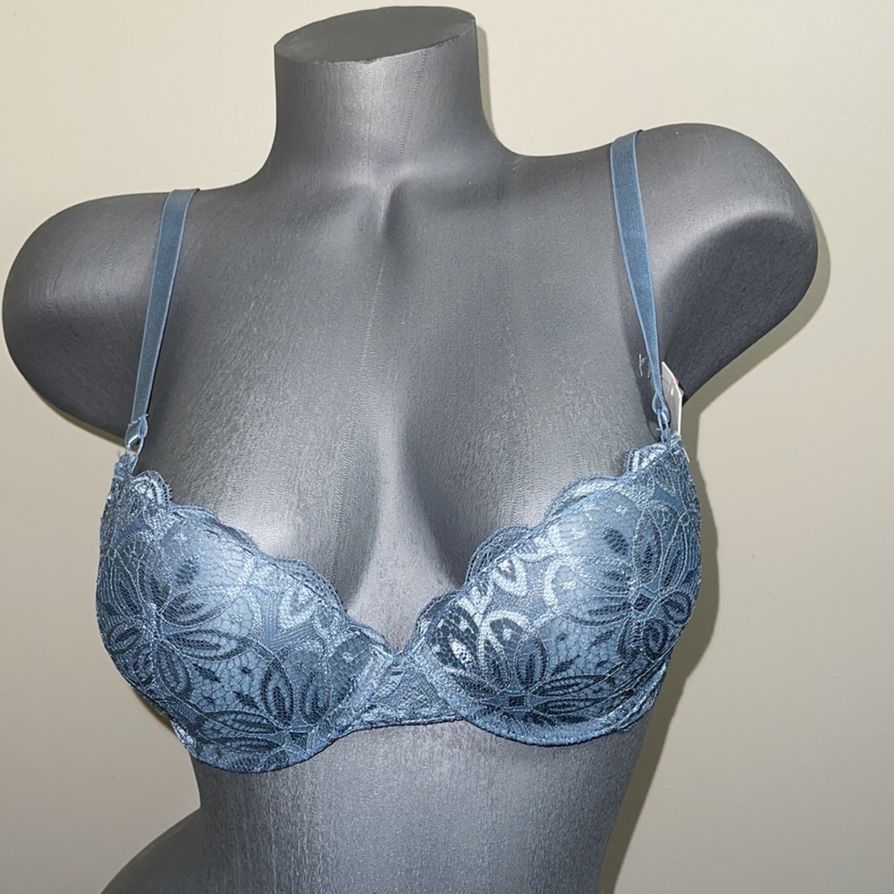 Push Up Padded Plunge T- Shirt Underwire Bra. NWT